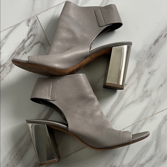 Vince gray Open-Toe Heels - Picture 4 of 6